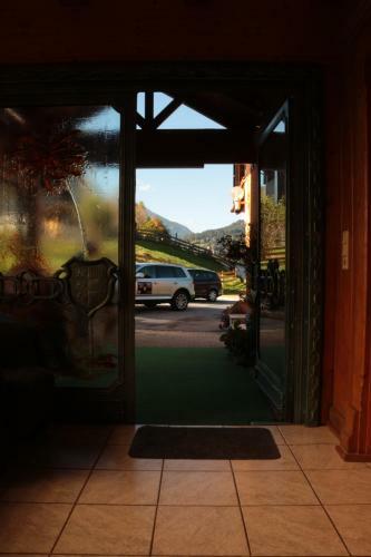 Hostal Pension Almhof