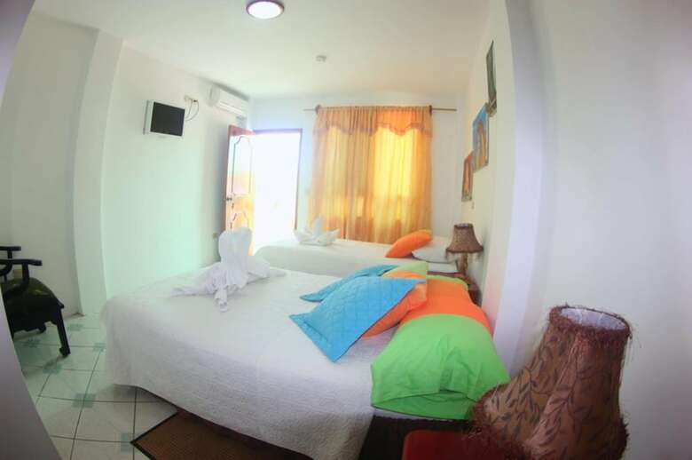 Hotel The Island Home