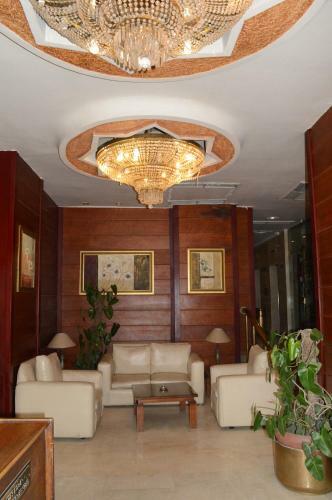 Pyramids Plaza Hotel