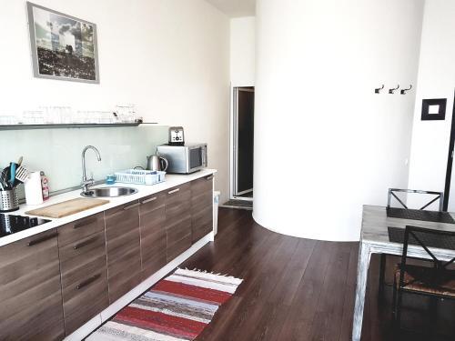 Apartment Breeze