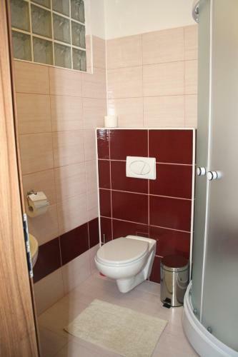Hostal Guest House Vila Pod Lesom