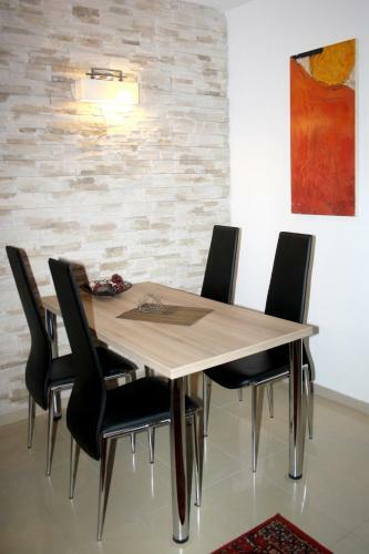 Hostal Guest House Vila Pod Lesom