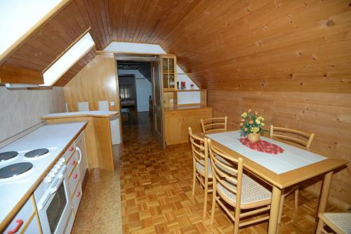 Apartments & Rooms Lipa