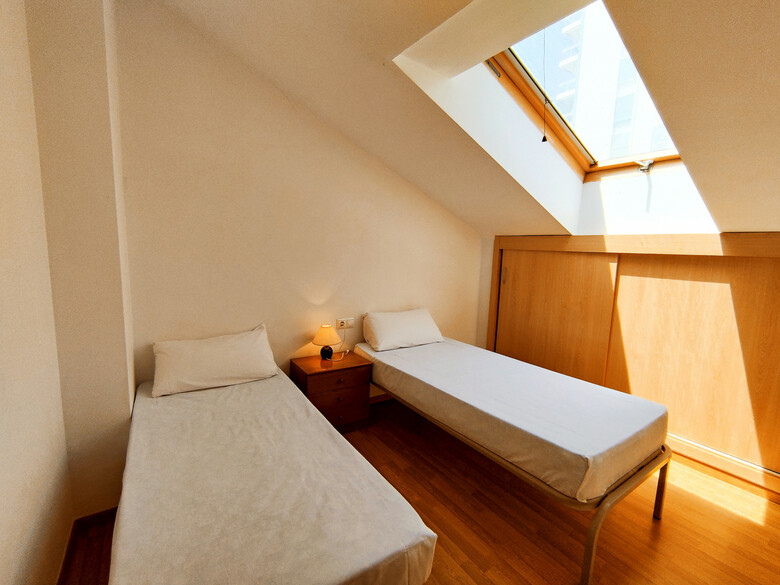 Apartamento Gand�a Universidad 3000