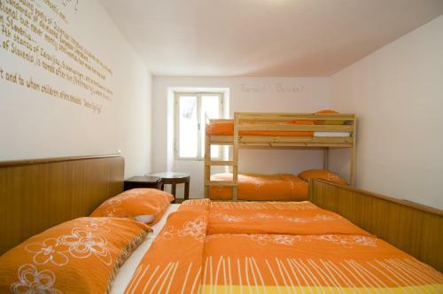 Hostal Alibi B11