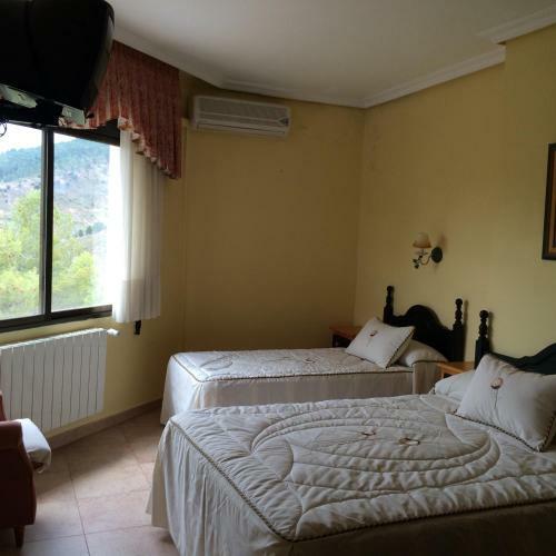 Bed & Breakfast Almenara Hostal Restaurante