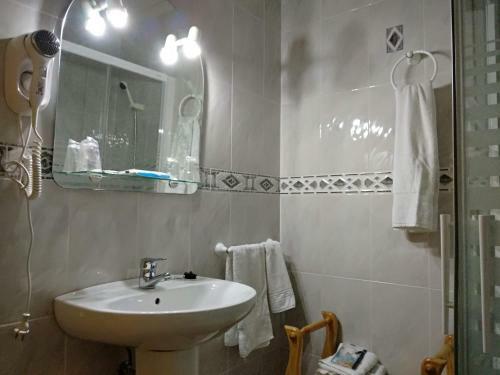 Bed & Breakfast Almenara Hostal Restaurante