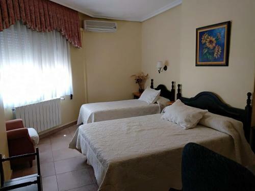 Bed & Breakfast Almenara Hostal Restaurante
