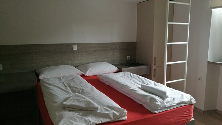 Hostal Rooms Ambro?i?
