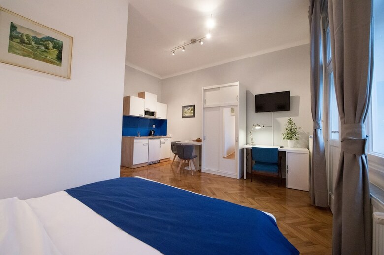 Hostal B&B Vila Teslova
