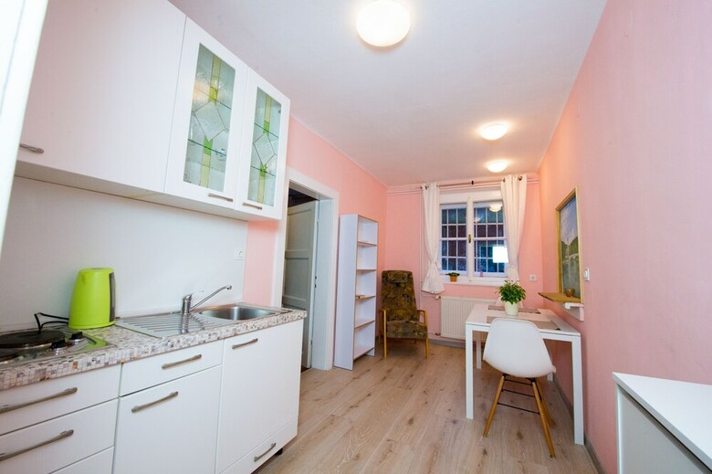 Hostal B&B Vila Teslova