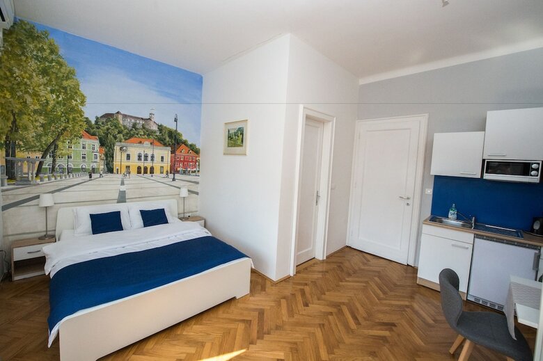 Hostal B&B Vila Teslova