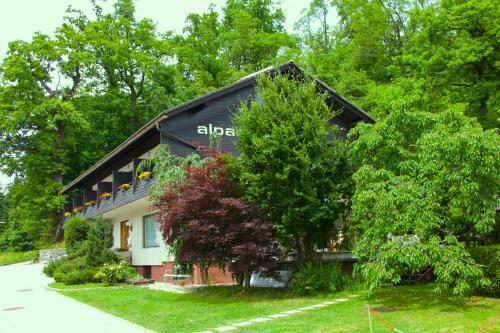 Bed & Breakfast Alparti Mini Hotel