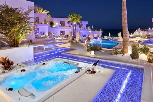 Hotel Lani's Suites De Luxe - Adults Only