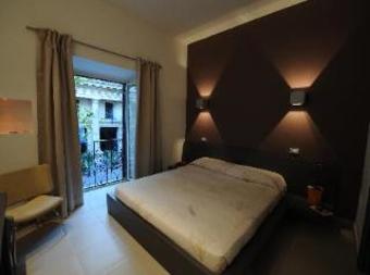Bed & Breakfast Chroma
