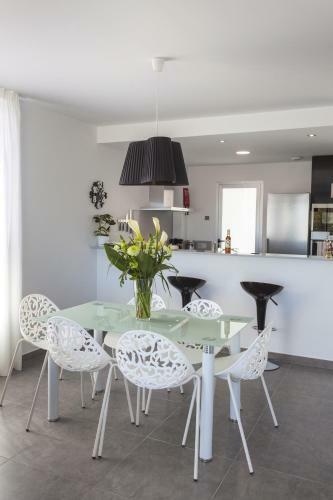 Mora Villas