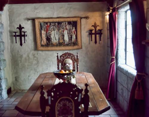 Hotel Castle Wood Theme Cottages- Couples Only