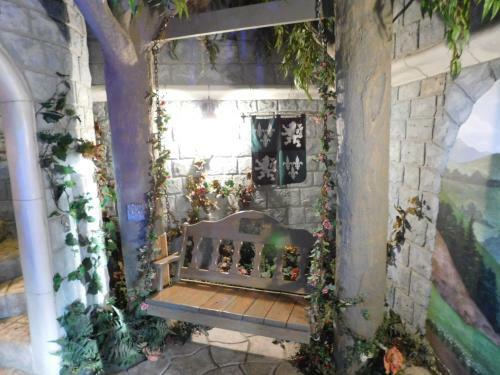 Hotel Castle Wood Theme Cottages- Couples Only