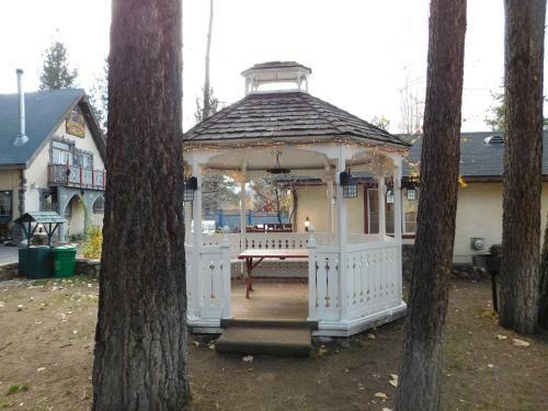 Hotel Castle Wood Theme Cottages- Couples Only