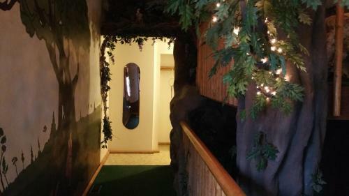 Hotel Castle Wood Theme Cottages- Couples Only