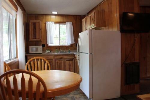 Motel Forest Hill Lodge & Cabins