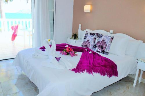 Villa Perseo Beachfront By Vacanzy Collection