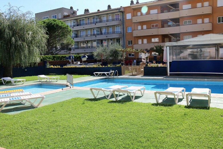 Rvhotels Apartamentos El Quijote