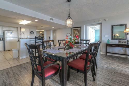 Yacht Club Villas #1-703 Apartment