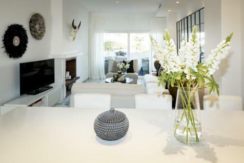 Cl-spectacular 1 Bedroom Apartment