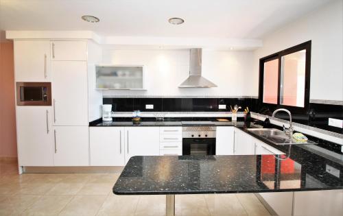 Apartamento Coblanca 7-41