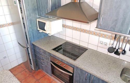 Two-bedroom Apartment L�escala 0 08