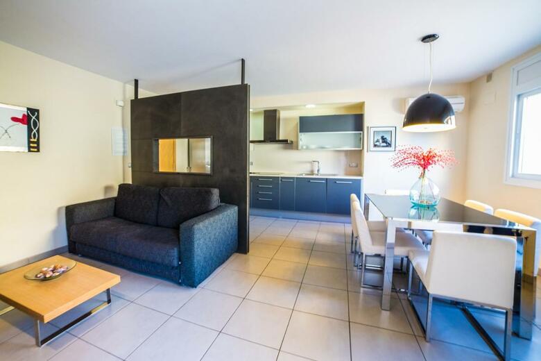 Agi Drugstore Apartments