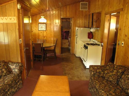Lodge Amberwood
