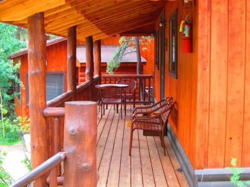 Lodge Amberwood