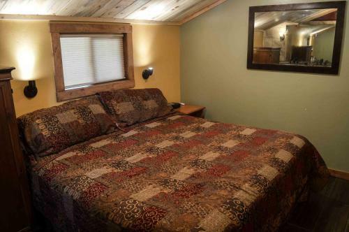 Lodge Amberwood