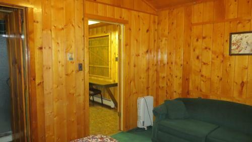 Lodge Amberwood