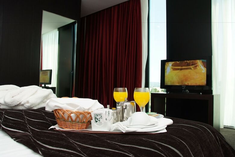 Axis Viana - Business And Spa Hotel
