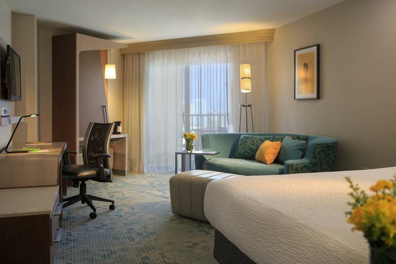 Hotel Courtyard By Marriott