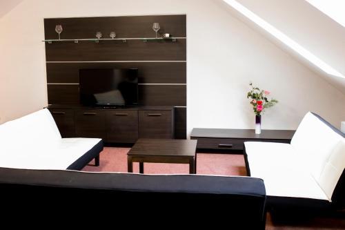 Hotel A-story
