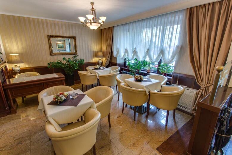 Hotel Vila Paris