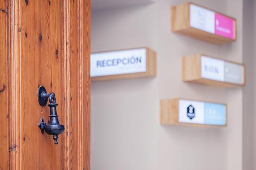 Alcazaba Premium Hostel