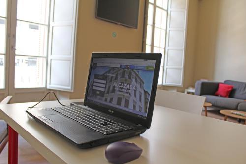 Alcazaba Premium Hostel