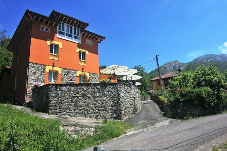 Agroturismo La Casona De Sames