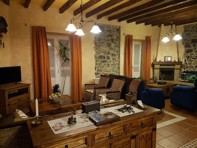 Agroturismo La Casona De Sames