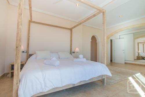 Abahana Villa Lou