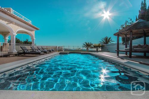 Abahana Villa Lou