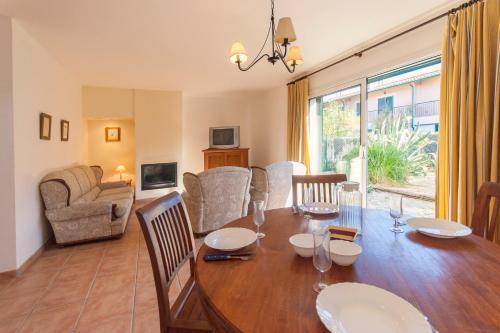 Villa Mas Pinell 44