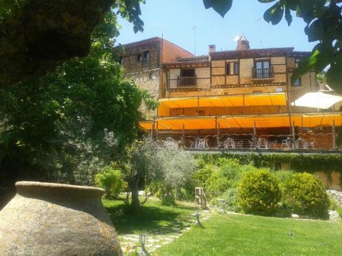Hotel Rural Calata�azor