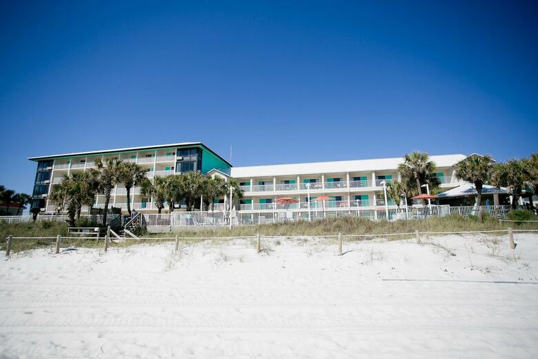 Hotel Bikini Beach Resort