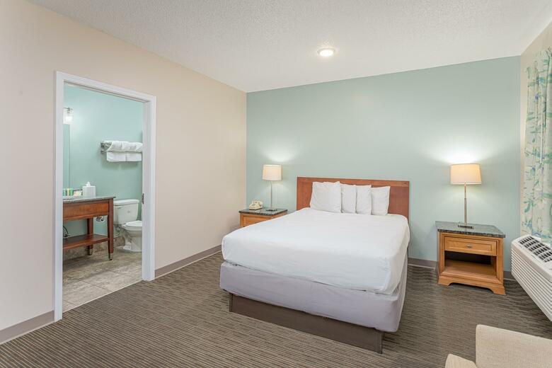 Hotel Bikini Beach Resort